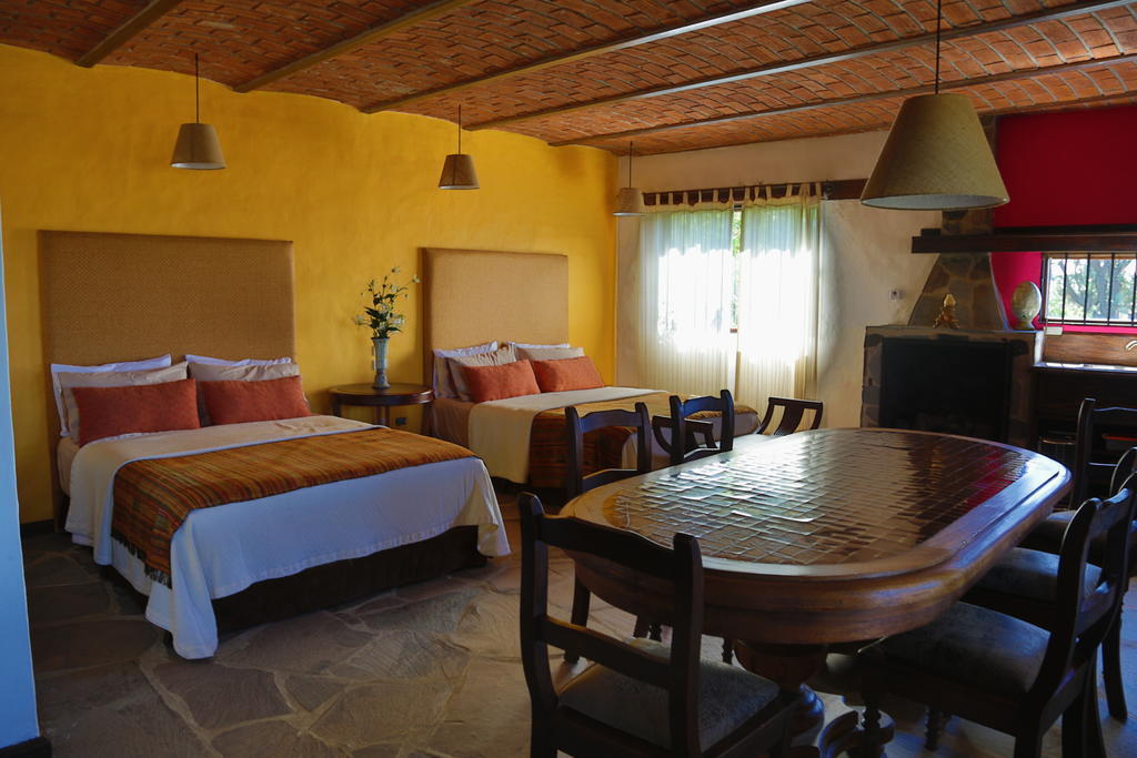 Hotel Villa Cassis Tapalpa Room photo